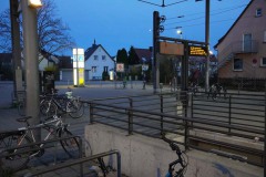 Die Endhaltestelle der Stadtbahn in Nellingen. Schmutzig, vermüllt und immer wieder Thema bei OB vor Ort in Nellingen. Foto: Jan Weiss