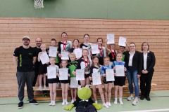 Erfolgreiche Ruiter Mannschaft im Trampolinturnen. Die Ruiter nahmen am Wochenende im sogenannten Landesfinale der P-Stufen in Bad Wurzach teil. Foto:  Scheibler